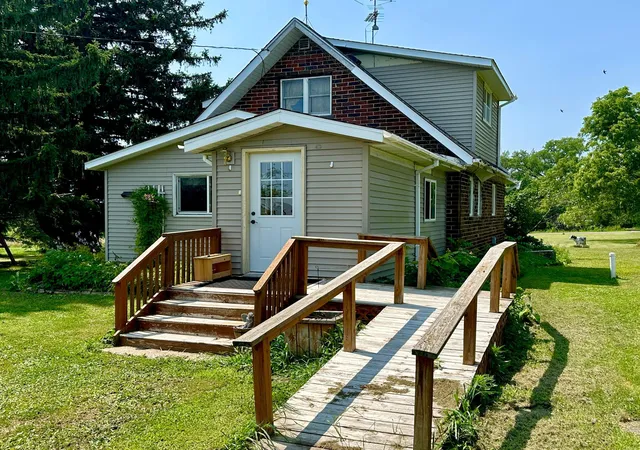 Photo 2 of Single family home for sale at 312 10th Street, Clear Lake, WI 54005 | MLS# 7115745 | Listing updated on 2026-09-27