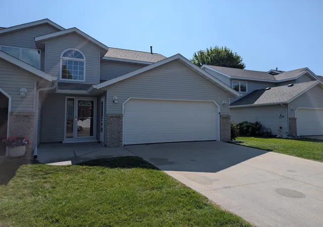 Photo 1 of Single family home for sale at 2628 Viola Hts Dr Ne, Rochester, MN 55906 | MLS# 7115769 | Listing updated on 2026-09-13