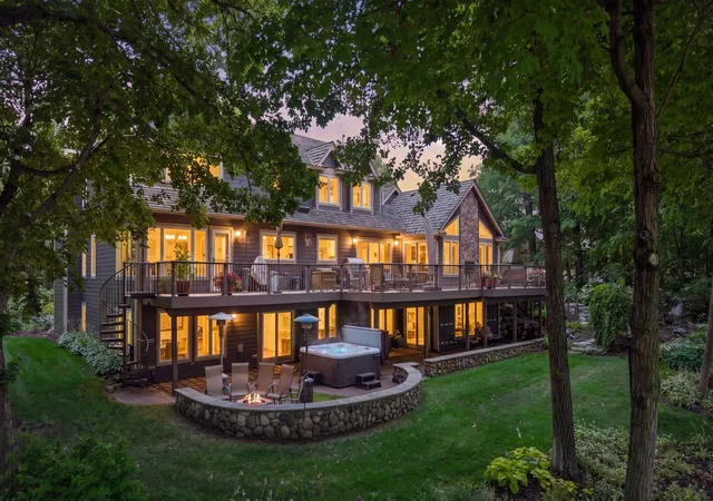 1st image of 2890 Autumn Woods Dr, Chaska, MN 55318 | MLS# 7115771