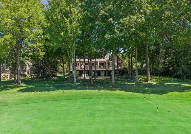 4th image of 2890 Autumn Woods Dr, Chaska, MN 55318 | MLS# 7115771