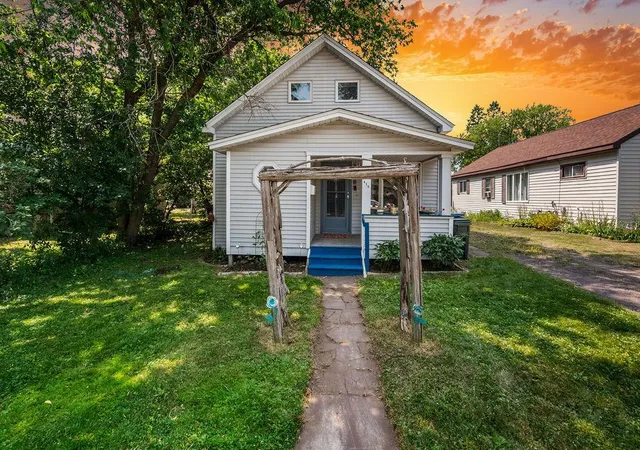1st image of 415 8th St, Cloquet, MN 55720 | MLS# 7115772