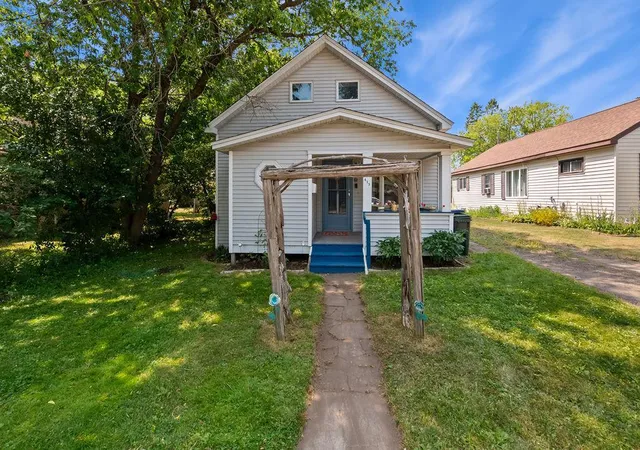 25th image of 415 8th St, Cloquet, MN 55720 | MLS# 7115772