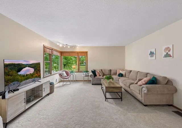 Photo 4 of Sale Pending at 1643 Millwood Ave, Saint Paul, MN 55113 | MLS# 7115781 | Listing updated on 2026-08-14
