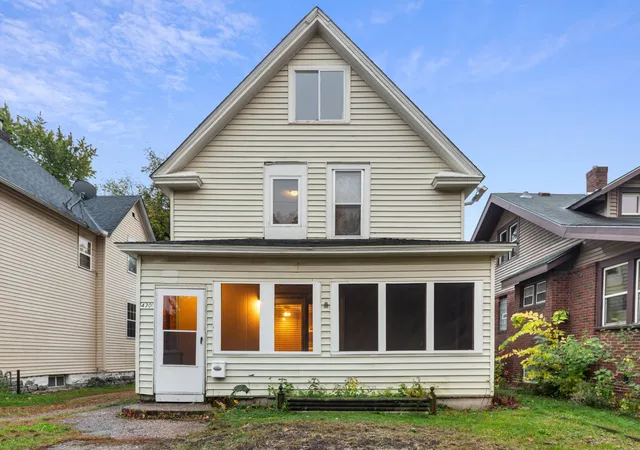 Photo 1 of Single family home for sale at 430 Michigan St, Saint Paul, MN 55102 | MLS# 7115789 | Listing updated on 2026-10-22