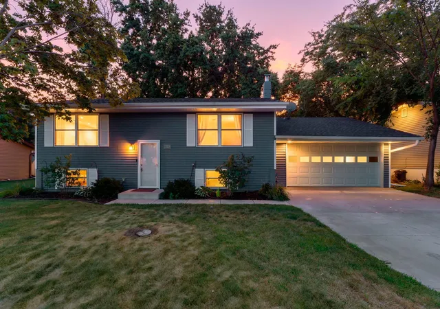 1st image of 515 School St Nw, Elk River, MN 55330 | MLS# 7115827