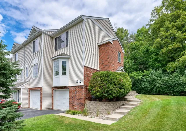 2nd image of 7775 Village St, Chanhassen, MN 55317 | MLS# 7115828