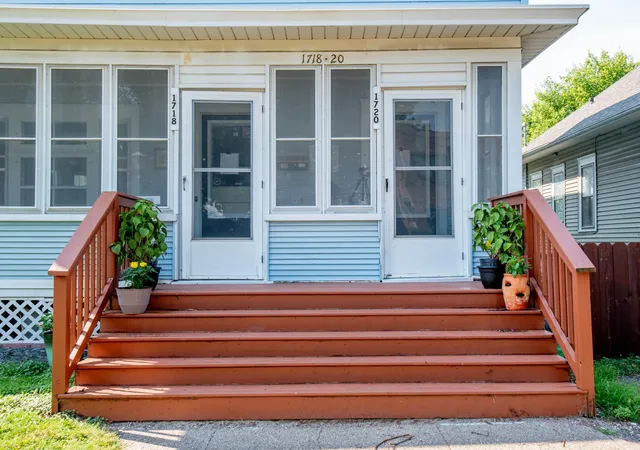 Photo 2 of Sale Pending at 1718 Hague Ave, Saint Paul, MN 55104 | MLS# 7115837 | Listing updated on 2026-08-20