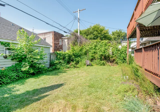 Listing Photo 2 - Condo for sale in building located at 1718 Hague Ave, Saint Paul, MN 55104 - Unit #