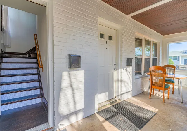 Listing Photo 3 - Condo for sale in building located at 393 Geranium Ave E, Saint Paul, MN 55130