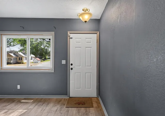 Photo 2 of Single family home for sale at 995 Rose Ave E, Saint Paul, MN 55106 | MLS# 7115862 | Listing updated on 2026-10-16
