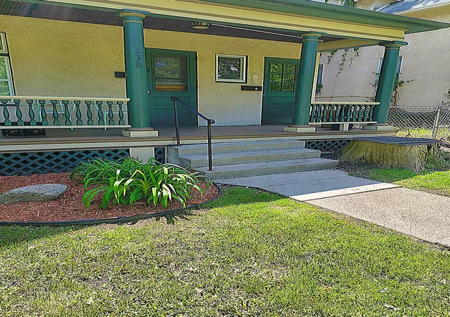 3rd image of 738 Magnolia Ave E, Saint Paul, MN 55106 | MLS# 7115880