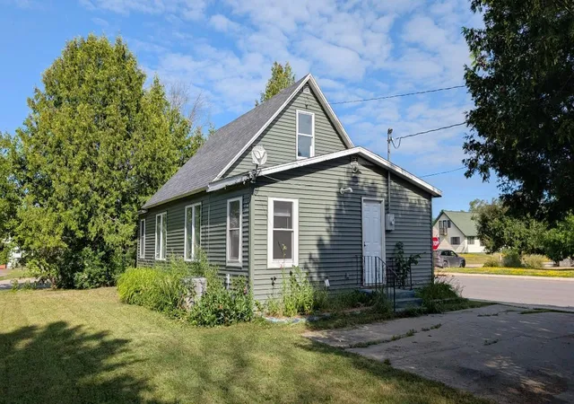 1st image of 102 1st St Sw, Cook, MN 55723 | MLS# 7115902
