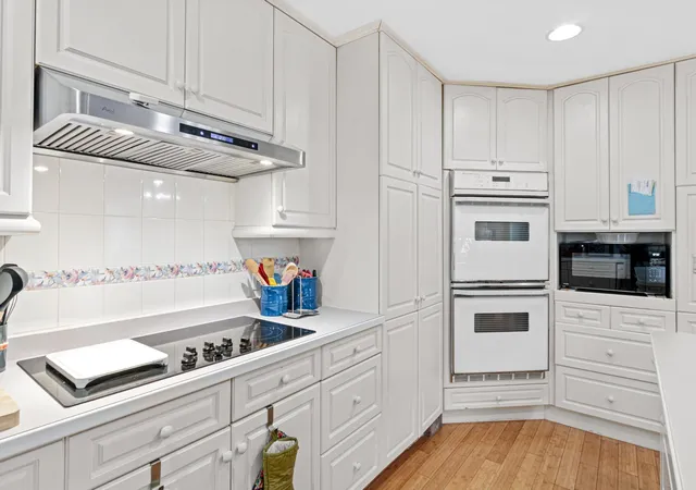 Photo 4 of Single family home for sale at 1870 Laurel Ave, Saint Paul, MN 55104 | MLS# 7115912 | Listing updated on 2026-10-07