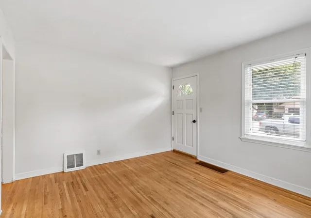 Photo 3 of Single family home for sale at 2099 Minnehaha Ave E, Saint Paul, MN 55119 | MLS# 7115939 | Listing updated on 2026-10-13