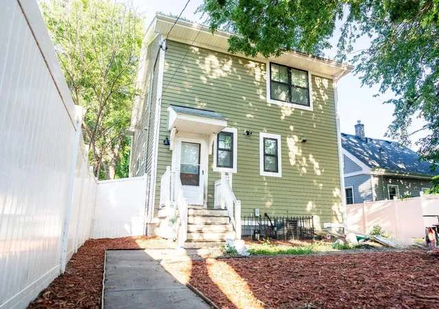 Photo 3 of Single family home for sale at 2611 James Ave N, Minneapolis, MN 55411 | MLS# 7115948 | Listing updated on 2026-07-27