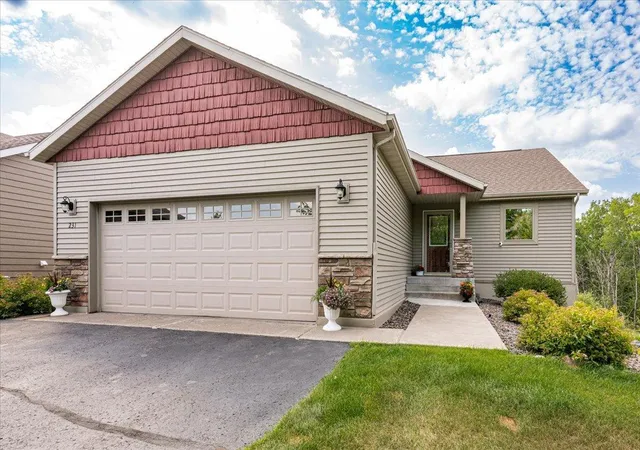 1st image of 231 Hickory St, Duluth, MN 55811 | MLS# 7115966