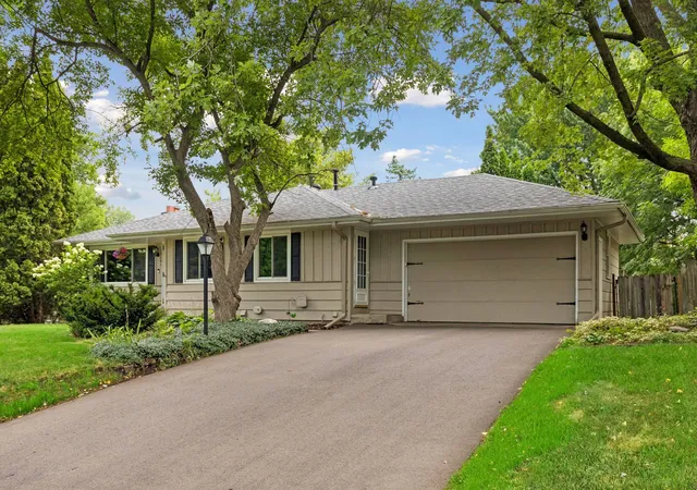 Photo 3 of Sale Pending at 13101 Oakland Dr, Burnsville, MN 55337 | MLS# 7115984 | Listing updated on 2026-08-17