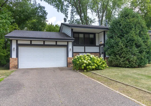 2nd image of 7382 Borman Ave, Inver Grove Heights, MN 55076 | MLS# 7115993