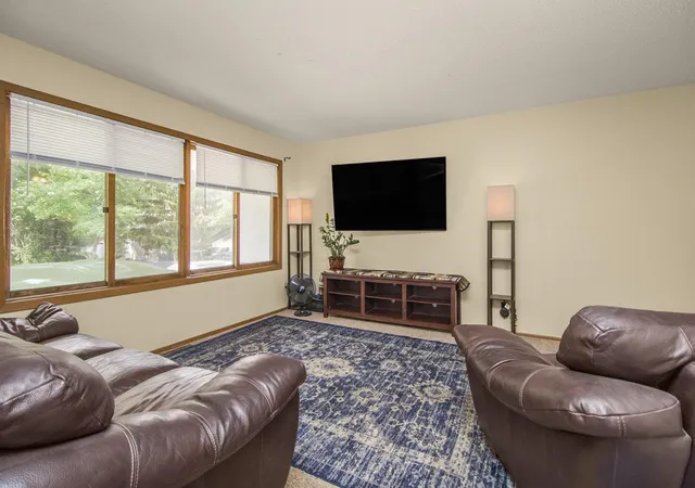 Listing Photo 4 - Condo for sale in building located at 7382 Borman Ave, Inver Grove Heights, MN 55076
