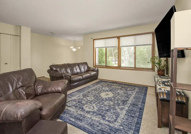 Listing Photo 5 - Condo for sale in building located at 7382 Borman Ave, Inver Grove Heights, MN 55076