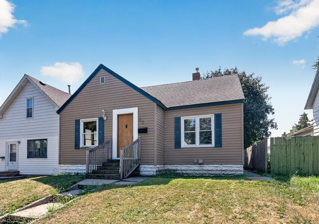 Photo 1 of Single family home for sale at 32 Maryland Ave E, Saint Paul, MN 55117 | MLS# 7116001 | Listing updated on 2026-10-11