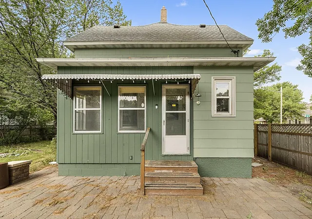 Photo 2 of Sale Pending at 800 15th Avenue S, Saint Cloud, MN 56301 | MLS# 7116014 | Listing updated on 2026-09-02