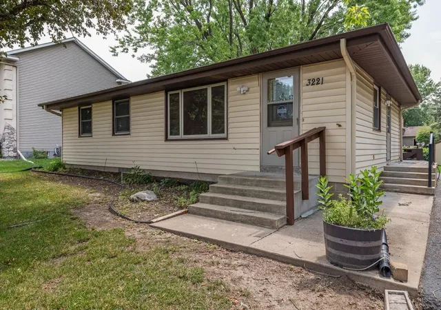2nd image of 3221 Kent St Sw, Prior Lake, MN 55372 | MLS# 7116024