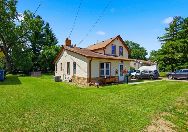 Photo 2 of Single family home for sale at 510 Mississippi St Ne, Minneapolis, MN 55432 | MLS# 7116045 | Listing updated on 2026-08-26
