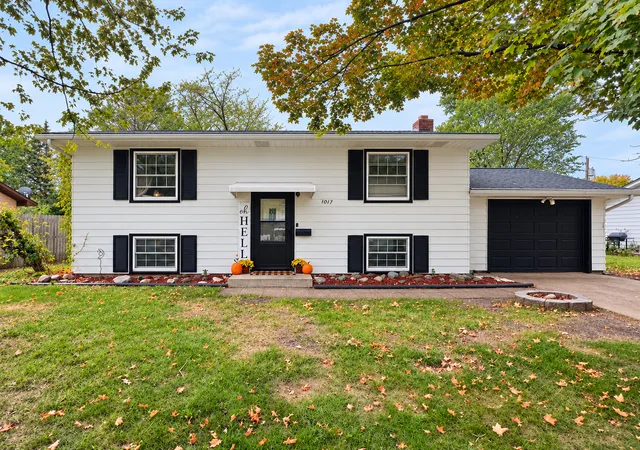 Photo 1 of Single family home for sale at 1017 25th Avenue N, Saint Cloud, MN 56303 | MLS# 7116048 | Listing updated on 2026-10-12