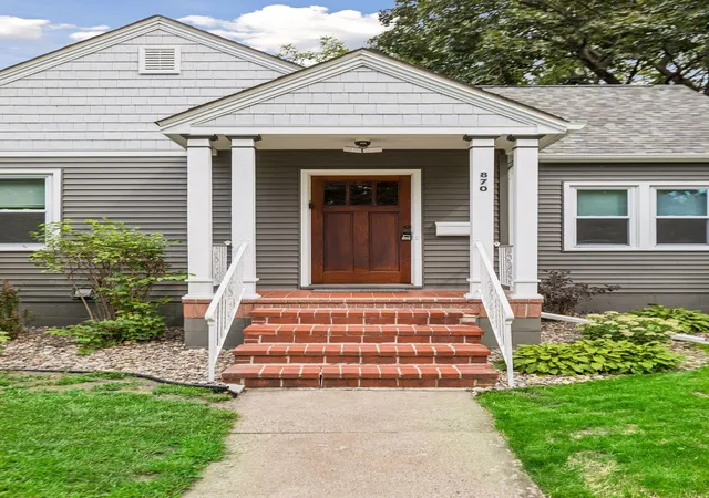 Photo 2 of Single family home for sale at 870 22nd Avenue Se, Minneapolis, MN 55414 | MLS# 7116049 | Listing updated on 2026-09-01