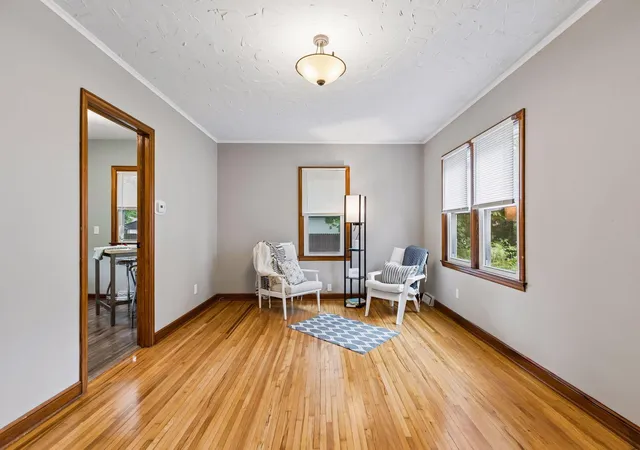 Photo 4 of Single family home for sale at 870 22nd Avenue SE, Minneapolis, MN 55414 | MLS# 7116049 | Listing updated on 2026-09-01