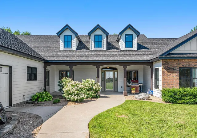 Photo 3 of Single family home for sale at 46445 250th Street, Gaylord, MN 55334 | MLS# 7116057 | Listing updated on 2026-09-22