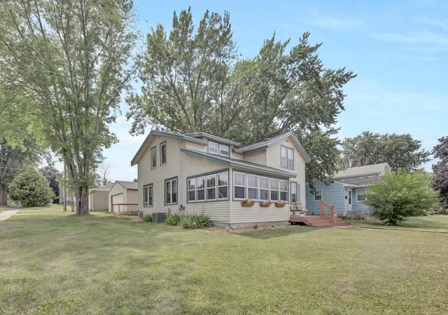 image of 303 N Lakeshore Dr, Lake City, MN 55041 | MLS# 7116058