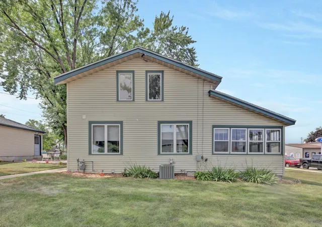 image of 303 N Lakeshore Dr, Lake City, MN 55041 | MLS# 7116058