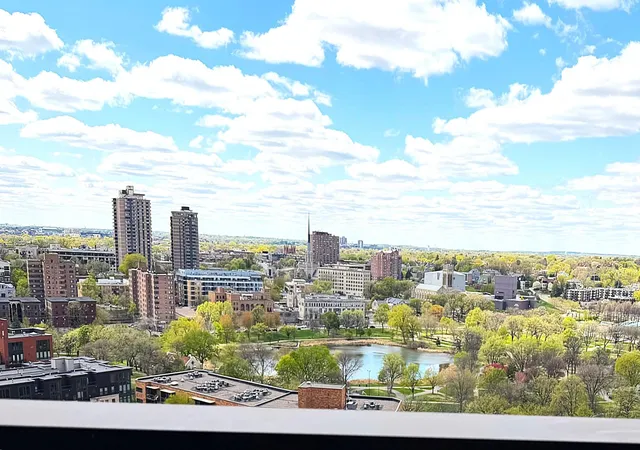 Listing Photo 5 - Condo for sale in building located at 1235 Yale Pl, Minneapolis, MN 55403 - Unit #1701