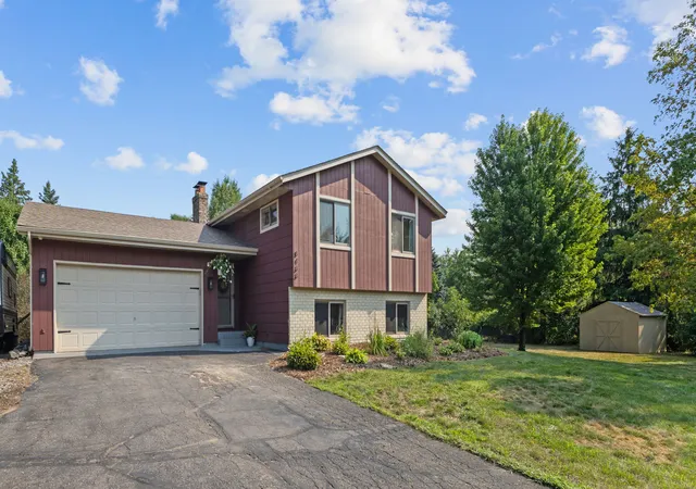 1st image of 8433 168Th Ln Nw, Anoka, MN 55303 | MLS# 7116065