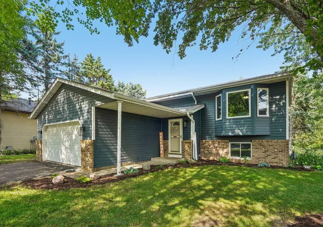 1st image of 18120 Echo Dr, Farmington, MN 55024 | MLS# 7116096