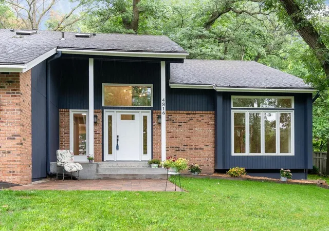 2nd image of 4816 Kingsdale Dr, Minneapolis, MN 55437 | MLS# 7116138
