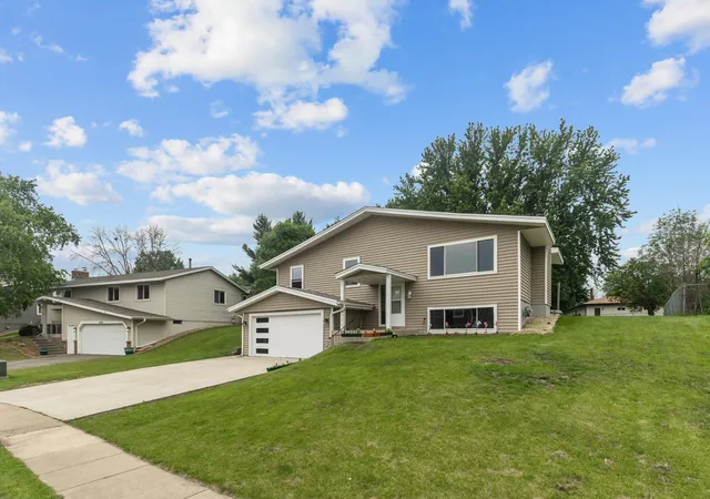 Photo 3 of Single family home for sale at 4990 148th Path W, Saint Paul, MN 55124 | MLS# 7116143 | Listing updated on 2026-08-05