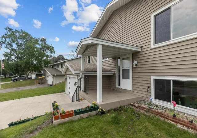 Photo 3 of Single family home for sale at 4990 148th Path W, Saint Paul, MN 55124 | MLS# 7116143 | Listing updated on 2026-08-05