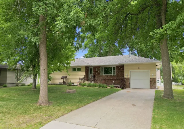 1st image of 319 Maple Ave S, Maple Lake, MN 55358 | MLS# 7116144