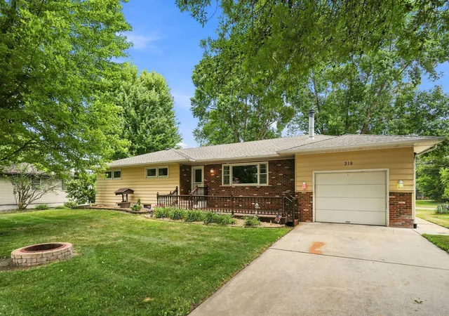 2nd image of 319 Maple Ave S, Maple Lake, MN 55358 | MLS# 7116144