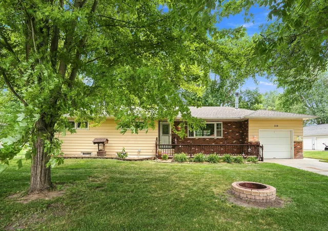 Photo 3 of Single family home for sale at 319 Maple Ave S, Maple Lake, MN 55358 | MLS# 7116144 | Listing updated on 2026-09-24
