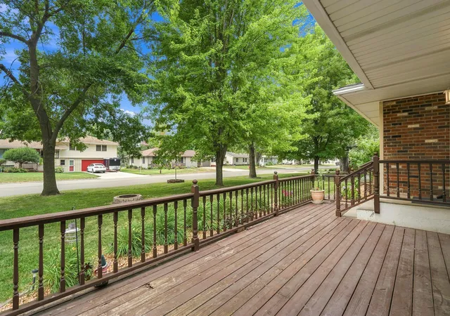 Photo 4 of Single family home for sale at 319 Maple Ave S, Maple Lake, MN 55358 | MLS# 7116144 | Listing updated on 2026-09-24