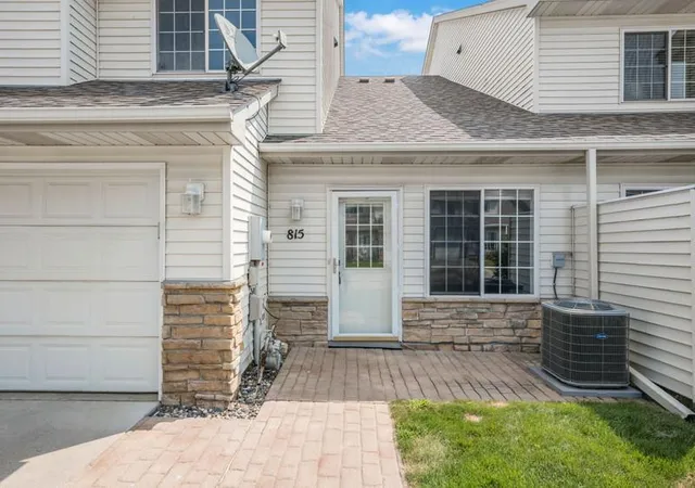 Photo 3 of Sale Pending at 815 Ferdinand Dr, Shakopee, MN 55379 | MLS# 7116176 | Listing updated on 2026-08-28