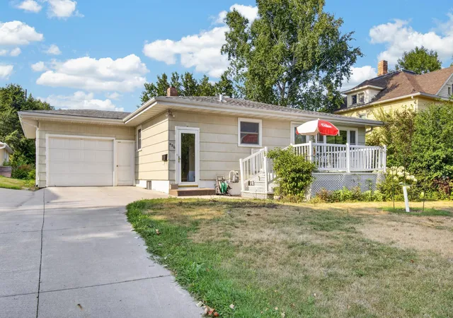1st image of 436 8th St Nw, Valley City, ND 58072 | MLS# 7116184