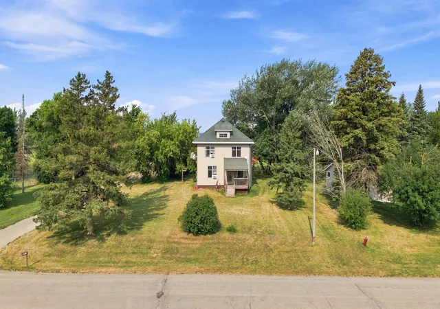 2nd image of 6012 6th St, Lake Park, MN 56554 | MLS# 7116190
