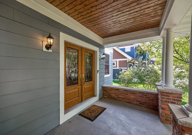 Photo 3 of Single family home for sale at 11224 Halstead Trl, Saint Paul, MN 55129 | MLS# 7116206 | Listing updated on 2026-09-25