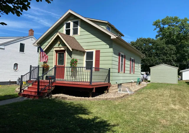 Photo 1 of Single family home for sale at 810 N 6th Street, Montevideo, MN 56265 | MLS# 7116239 | Listing updated on 2026-09-21