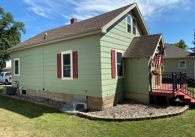 Photo 3 of Single family home for sale at 810 N 6th Street, Montevideo, MN 56265 | MLS# 7116239 | Listing updated on 2026-09-21